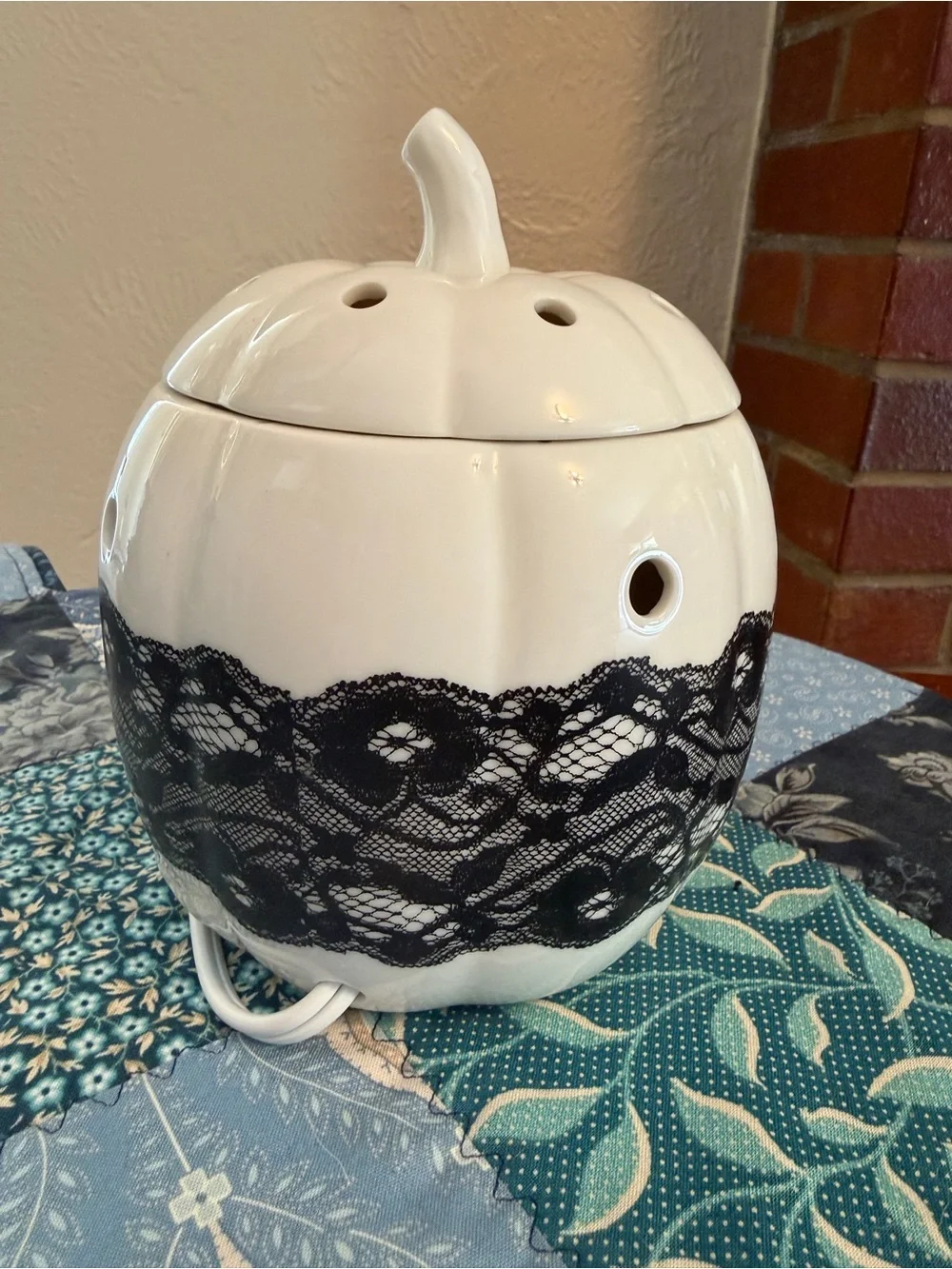 Scentsy Pumpkin Lace Warmer
